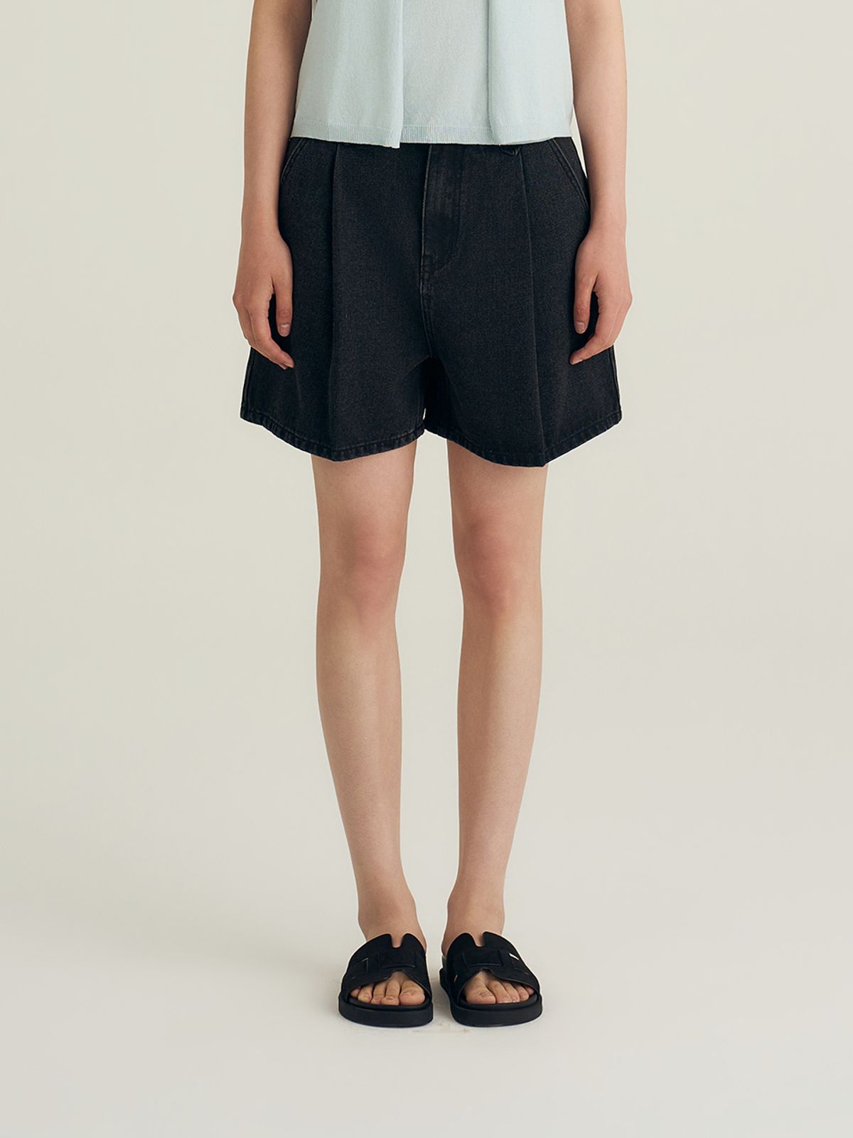 비올셋(BE ALL SET) One-Tuck Denim 5-Bermuda Pants_Black