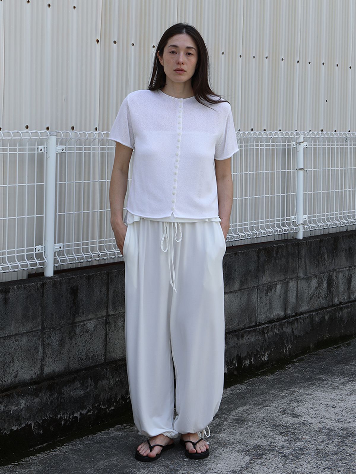 오브헤덴(OPHEDEN) Natural Fold Button Cardigan (white)