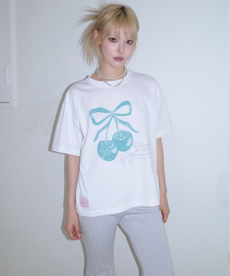 Cherry Stud Graphic T-shirt_WHITE