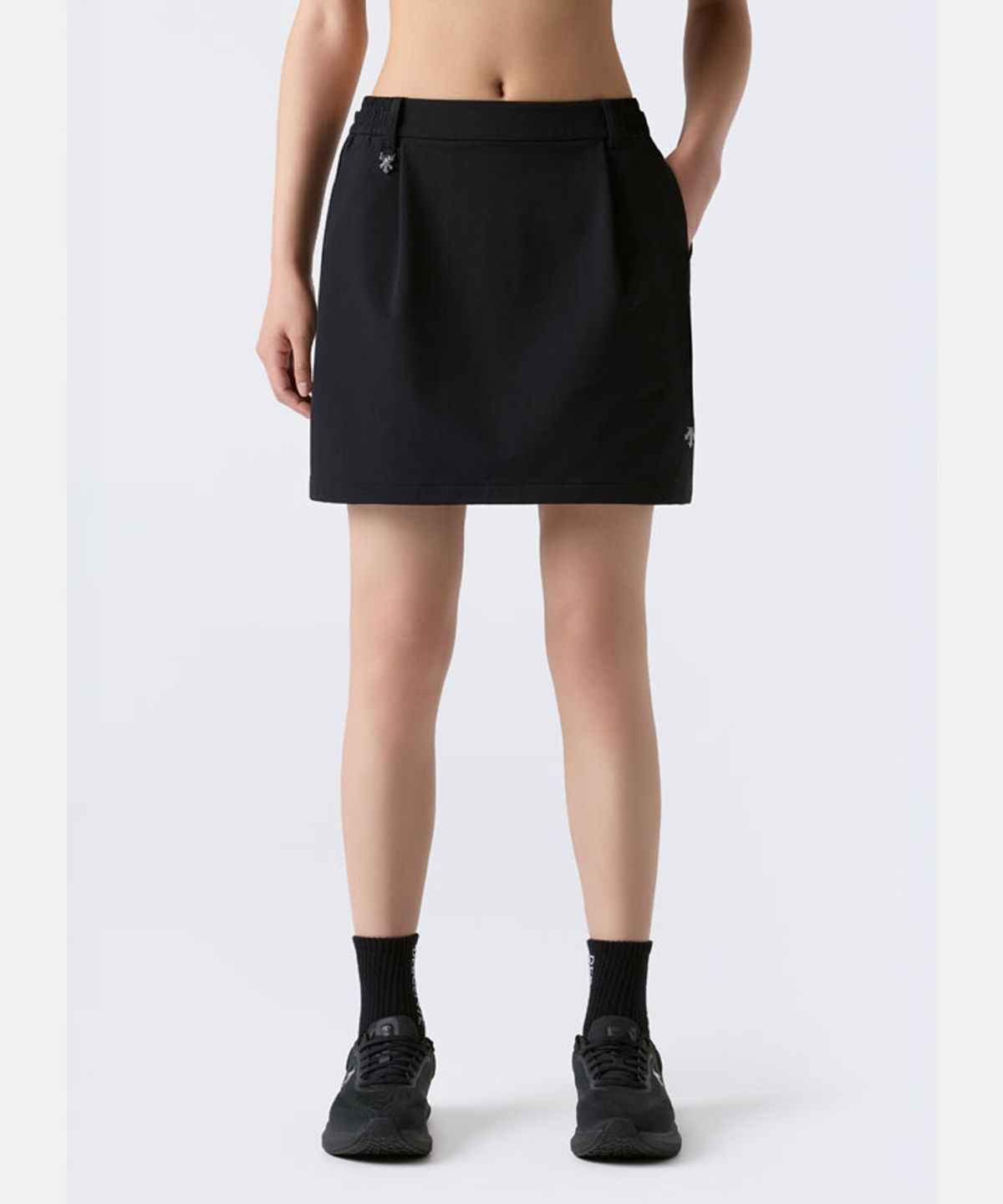 데상트(DESCENTE) 여성 우븐 숏 스커트 블랙 SR322PSK71