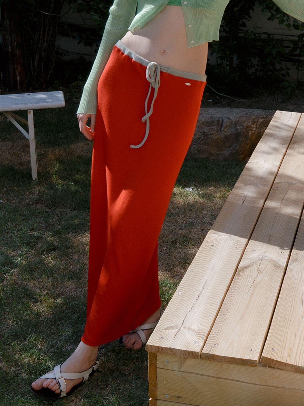 뮈르뮈르(MURMURE) 메븐 배색 슬림 롱 스커트_Maven Skirt