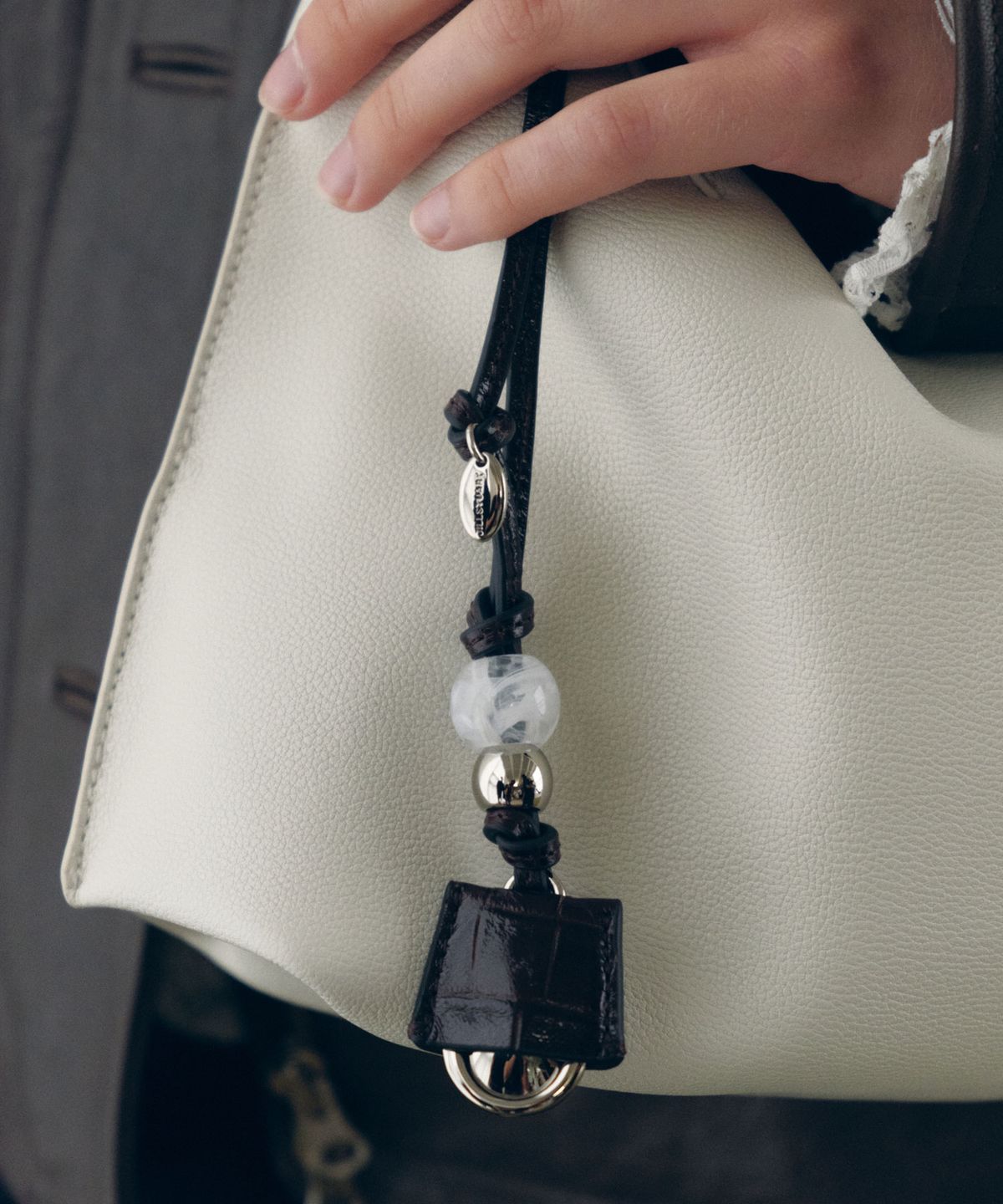 질스튜어트액세서리(JILLSTUART ACC) [파우치포함][BELL] 벨 가죽 참 키홀더  3color JAHO6F350W3 JAHO6F351R2 JAHO6F352I3