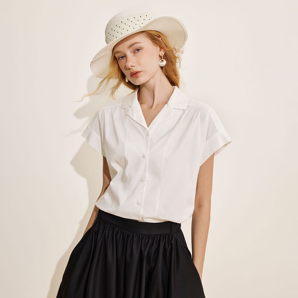 와이와이아이엠(YYIAM) YY_Slimming simple white top