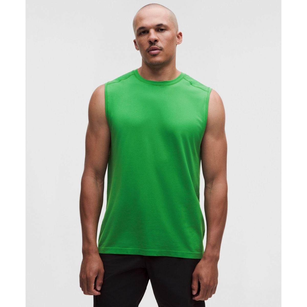 룰루레몬(LULULEMON) 메탈 벤트 테크 슬리브리스 셔츠 *업데이트 핏  LEON LEON