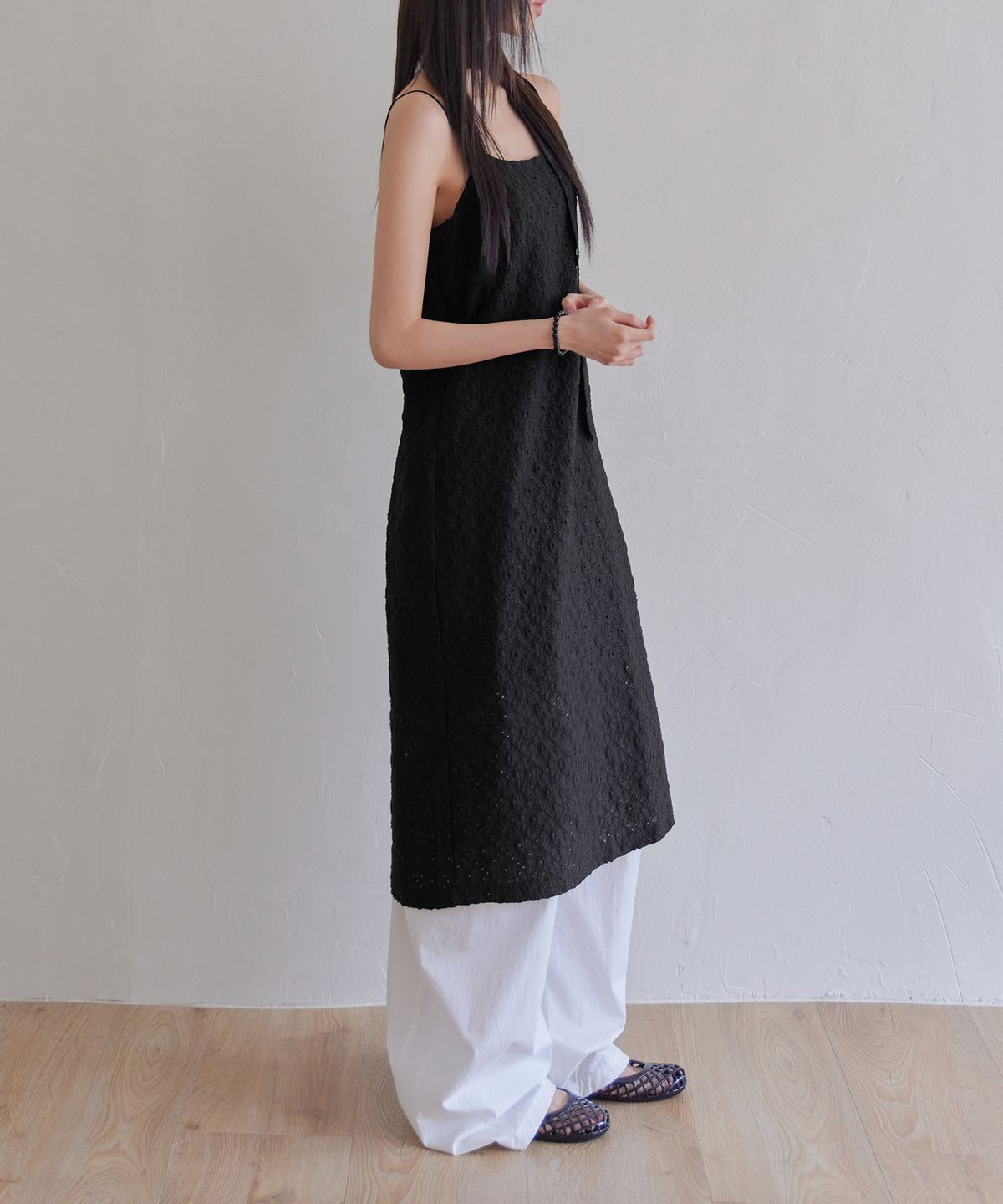 런던다다(LONDONDADA) Embossed Lace Tie Dress, BLACK