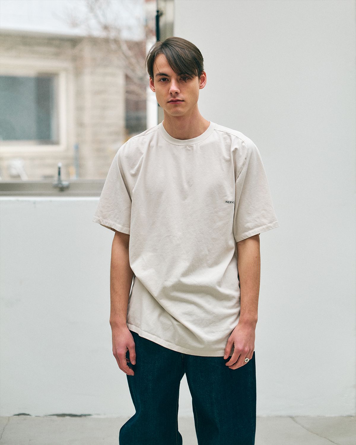 너버스(NERVOUS) SHORT SLIDER T SHIRT  _  off white