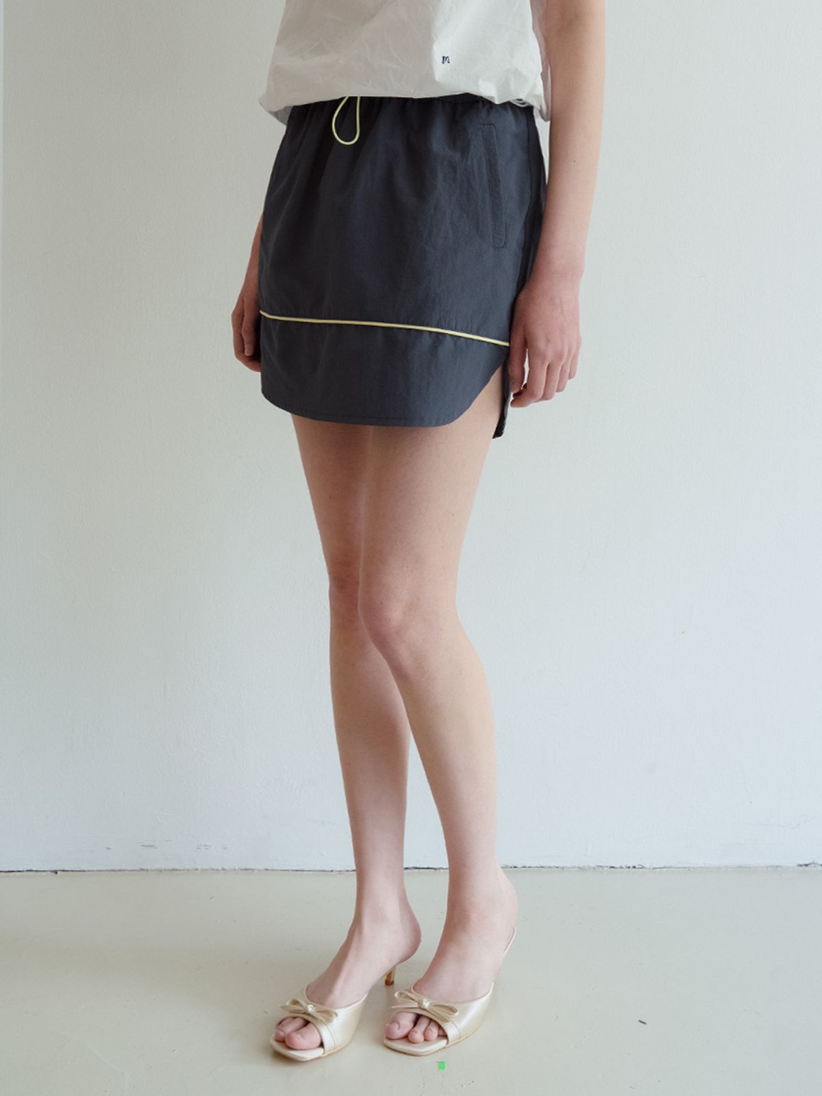 뮈르뮈르(MURMURE) 오하이 라인 스트링 스커트_Ohai Skirt