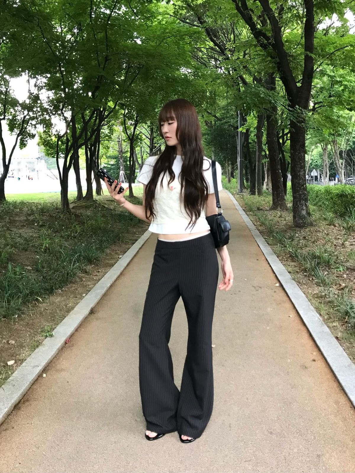 오운서(OWNSER) 마리아 라인 부츠컷 팬츠 (Charcoal Stripe)