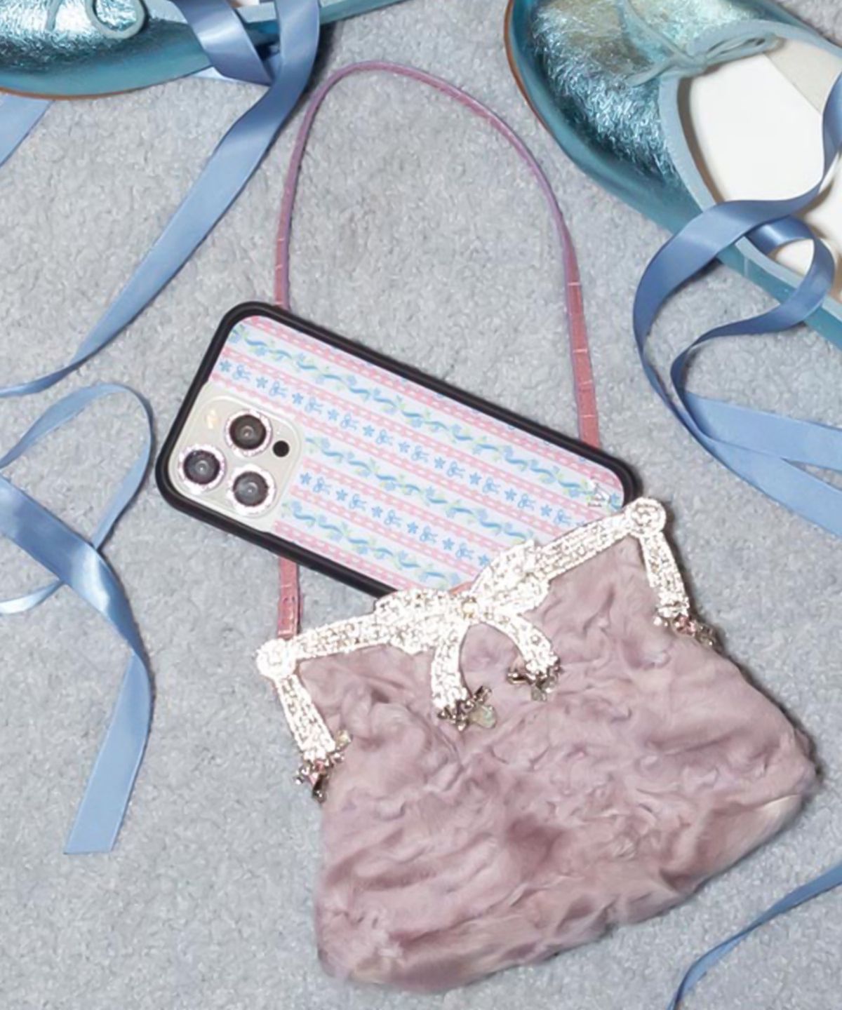 와일드플라워케이스(WILDFLOWERCASE) Dollhouse 아이폰 케이스