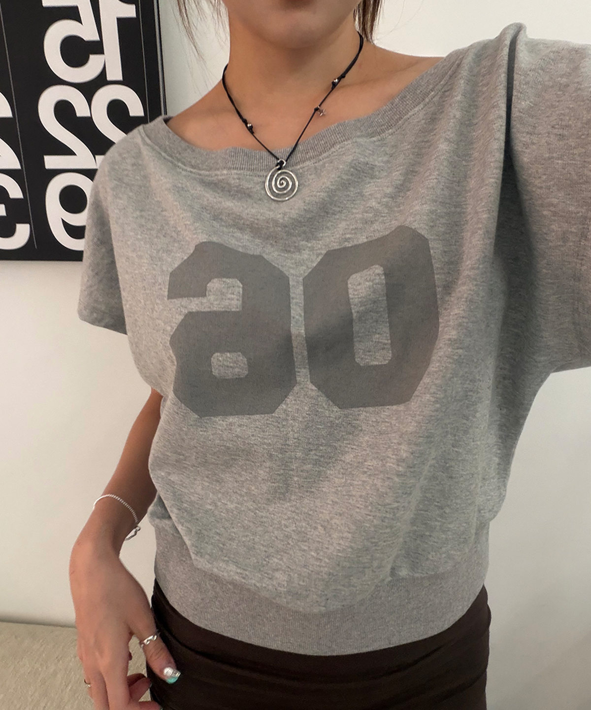 홈바디띵즈(HOMEBODY THINGS) One -Shoulder T-Shirt (GREY)
