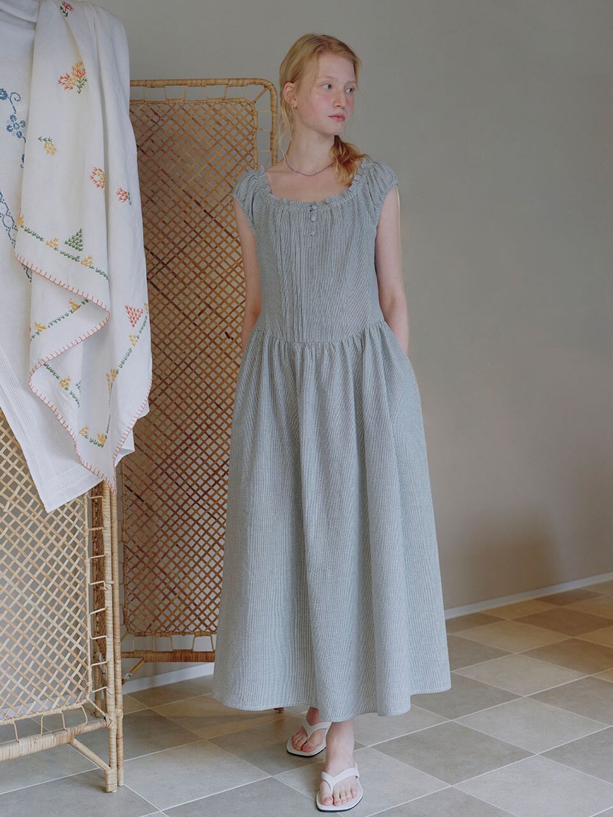 뮈뮈에르(MUEMUER) Two-way Shoulder Stripe Dress MU2635OP311M