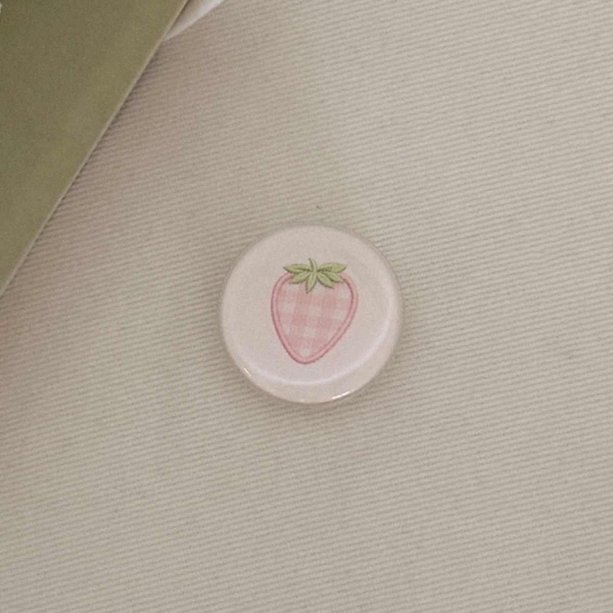 메이드모먼(MADEMOMENT) strawberry picnic 디자인 [에폭시톡]