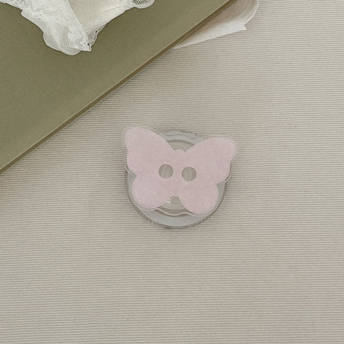 메이드모먼(MADEMOMENT) puff shell butterfly 디자인 [맥세이프 아크릴스마트톡]