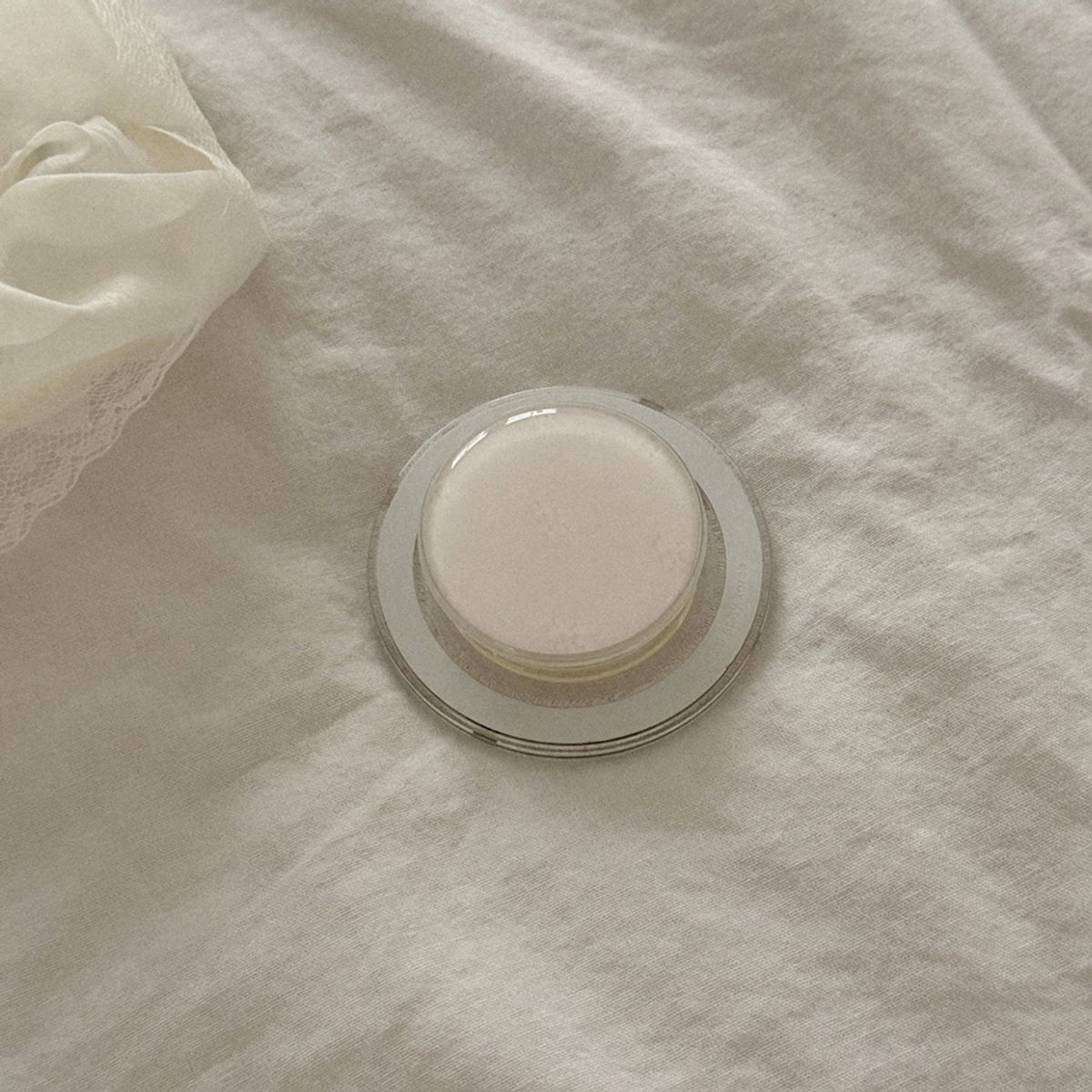 메이드모먼(MADEMOMENT) milk blossom 디자인 [맥세이프 에폭시톡]