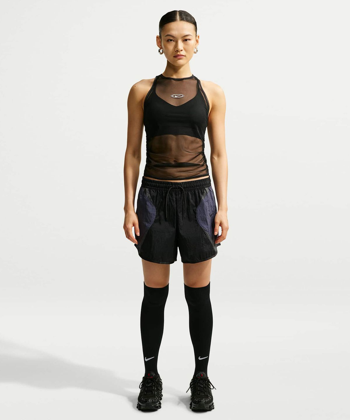 나이키(NIKE) 스포츠웨어 루즈 미드라이즈 트랙 쇼츠 W - 블랙:그리드아이언:앤트러사이트:블랙 / IM8404-010