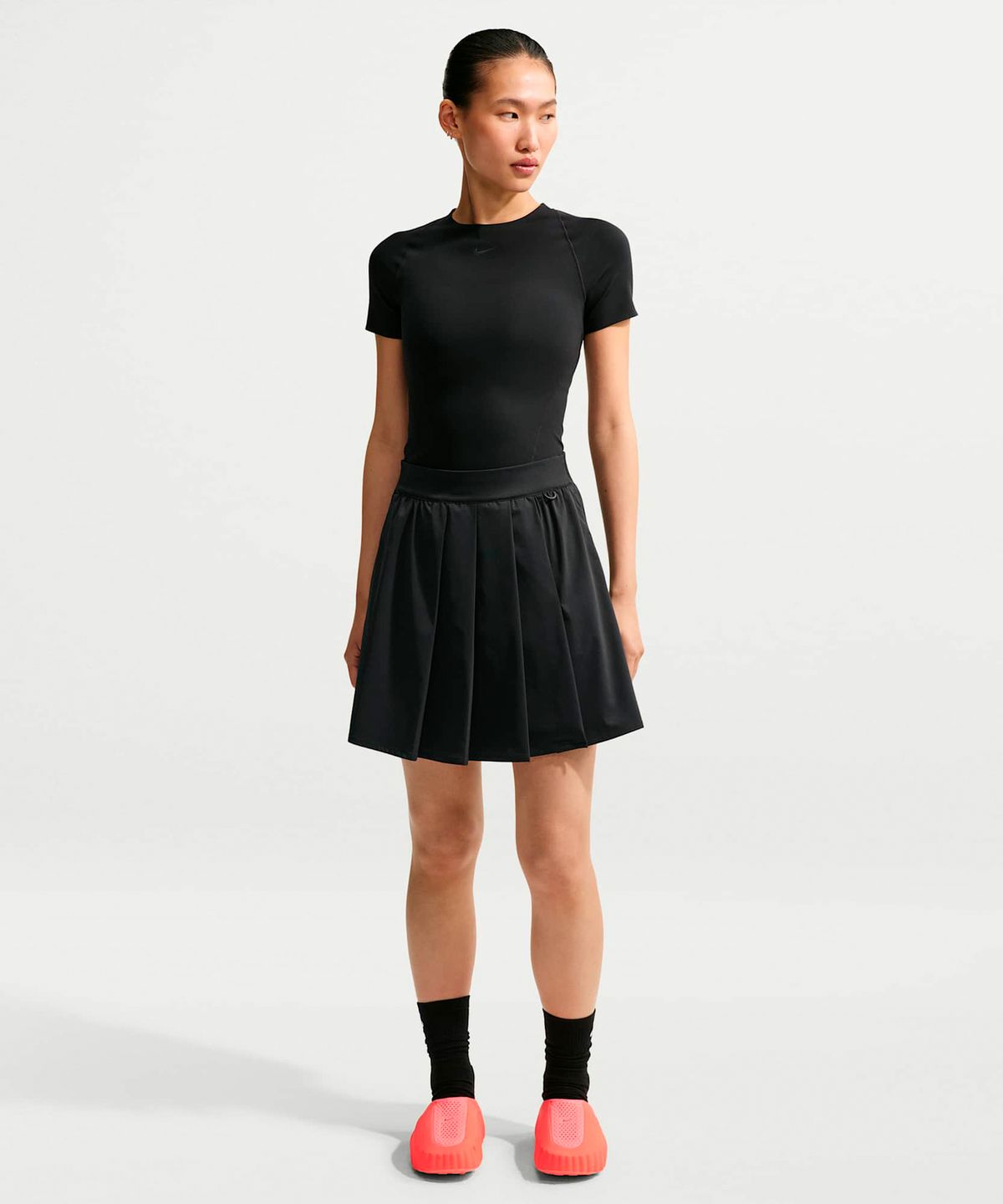 나이키(NIKE) 24.7 퍼펙트스트레치 드라이 핏 하이라이즈 플리츠 스커트 W - 블랙:다크 스모크 그레이 / IR8706-010