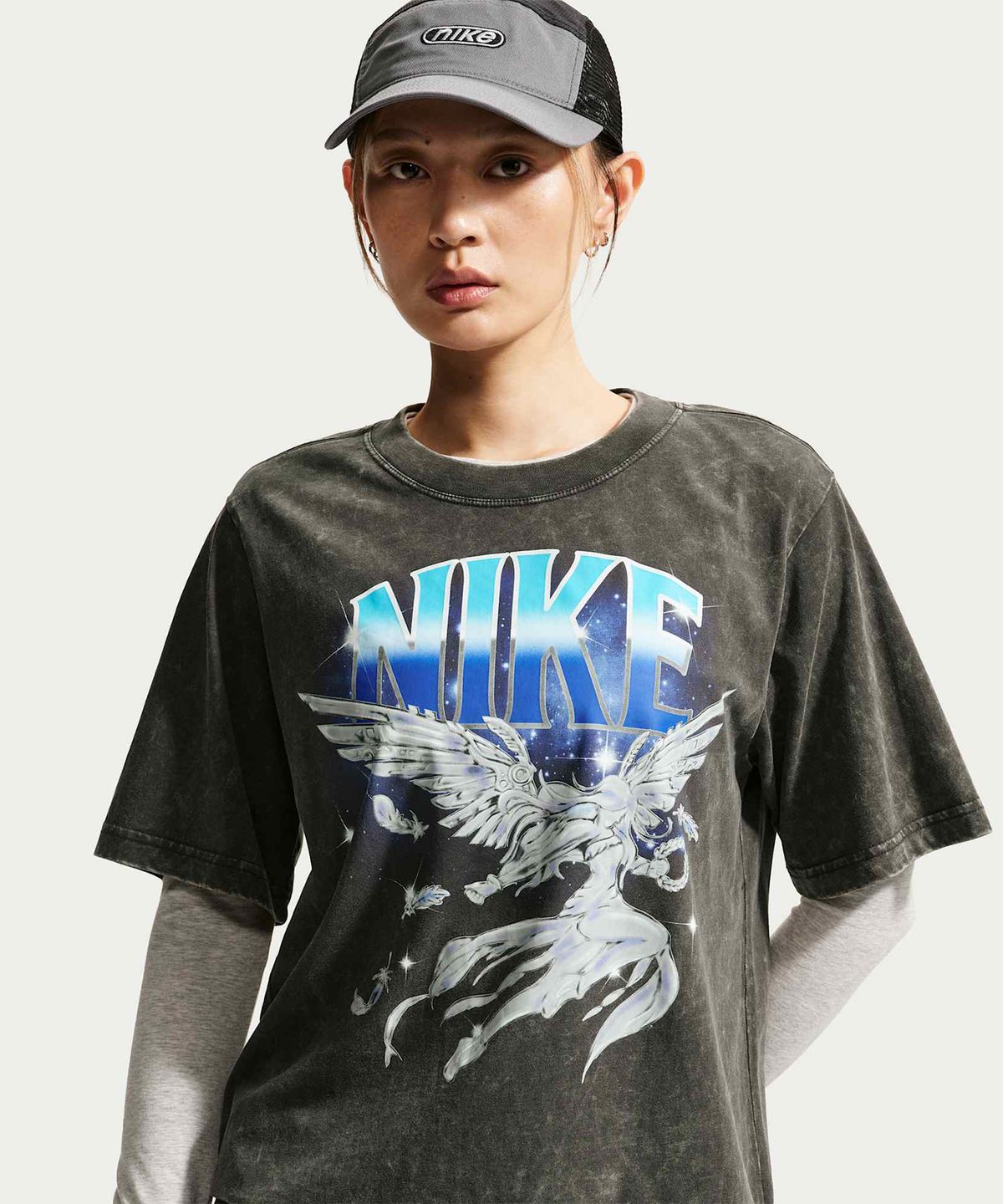 나이키(NIKE) 스포츠웨어 티셔츠 W - 앤트러사이트 / IW1198-060