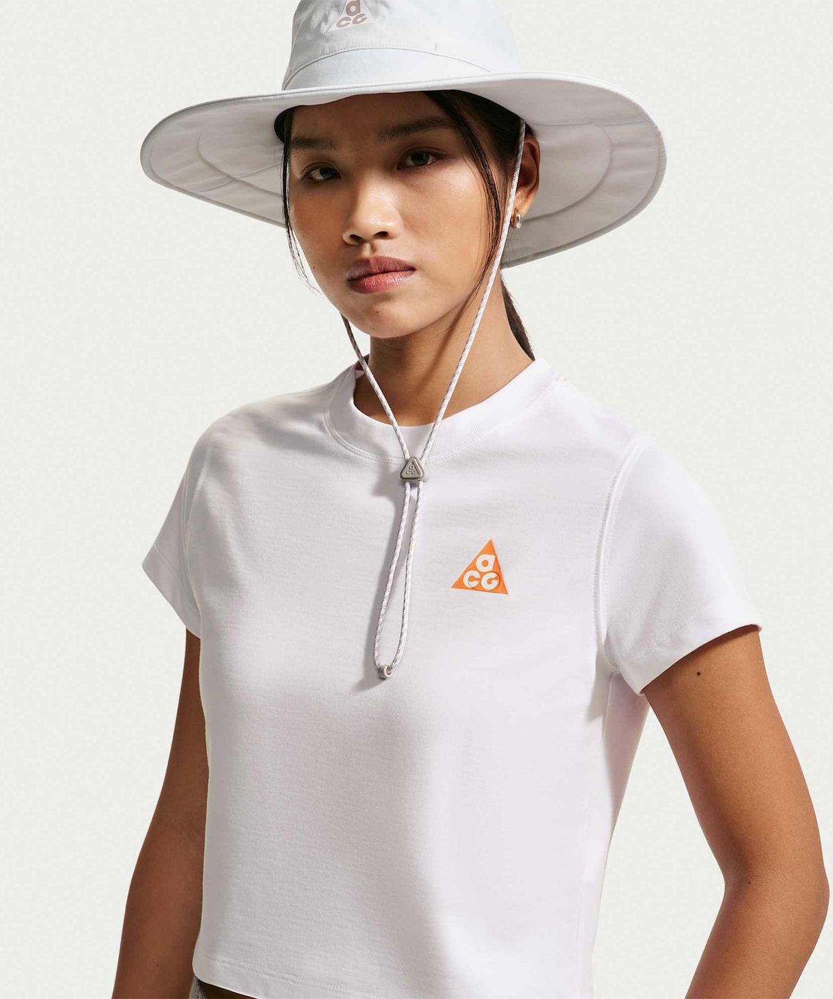 나이키(NIKE) ACG 드라이 핏 반소매 탑 W - 화이트 / IW1394-100
