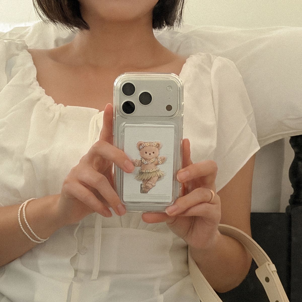 메이드모먼(MADEMOMENT) hula bear 디자인 [맥세이프 투명 카드지갑]