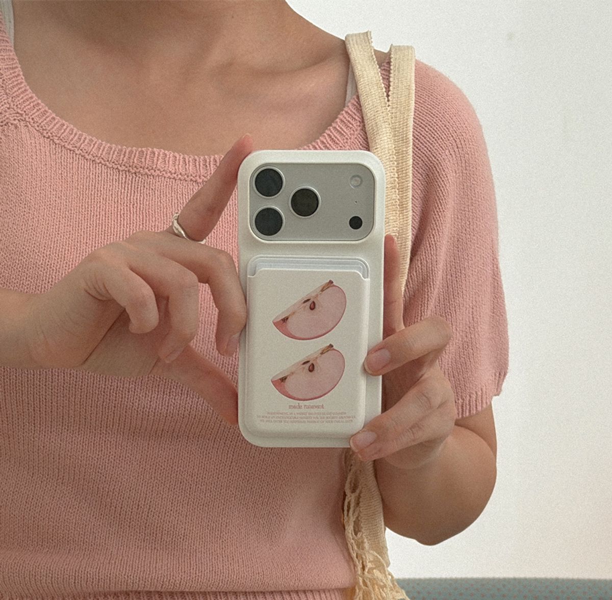 메이드모먼(MADEMOMENT) fresh apple 디자인 [맥세이프 카드슬롯]