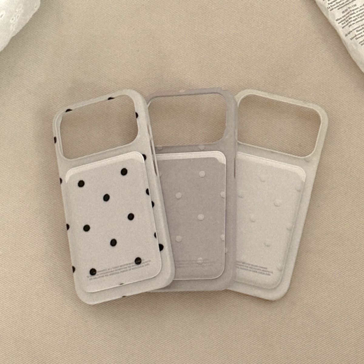 메이드모먼(MADEMOMENT) cotton dot 디자인 [맥세이프 하드 폰케이스]