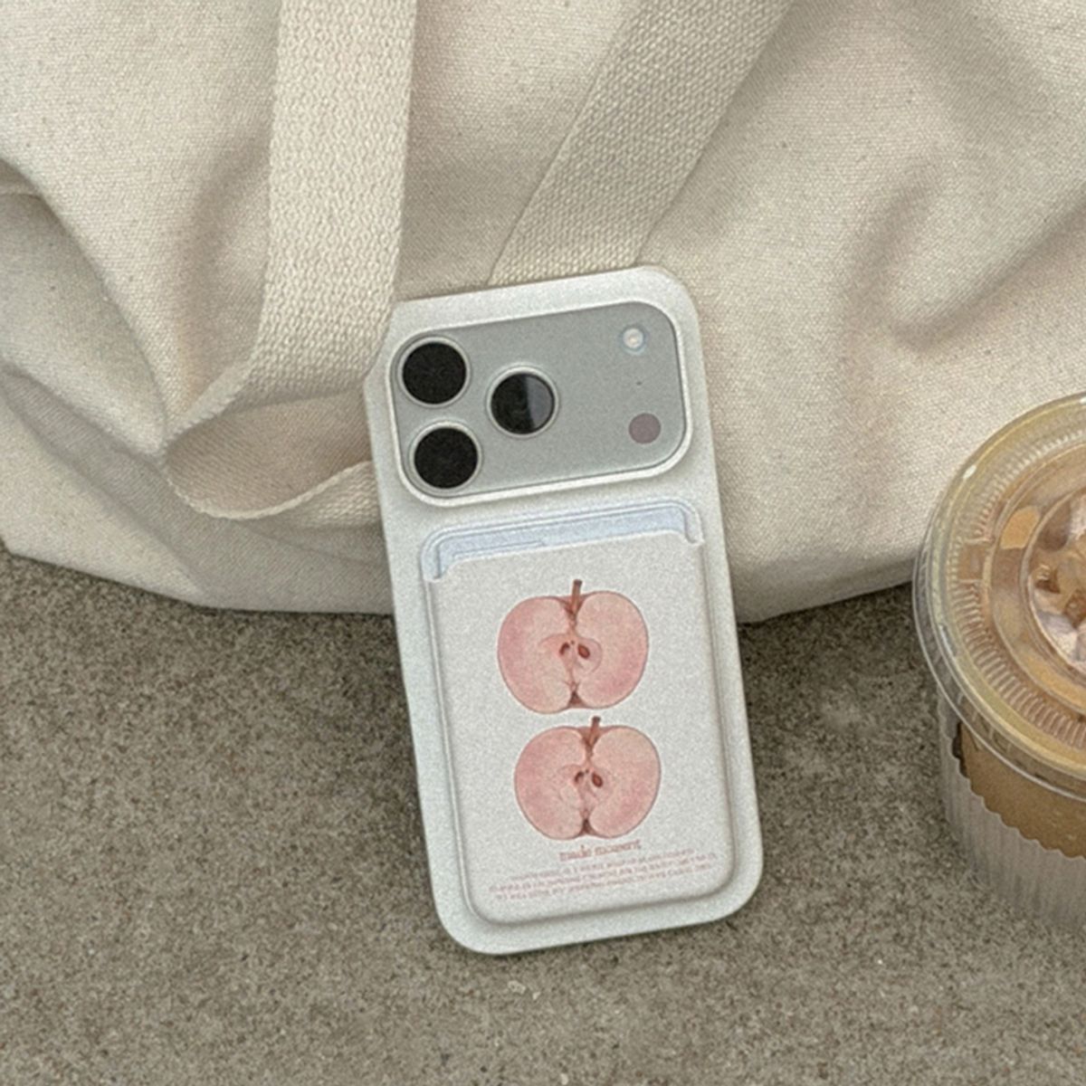 메이드모먼(MADEMOMENT) fresh apple 디자인 [맥세이프 하드 폰케이스]