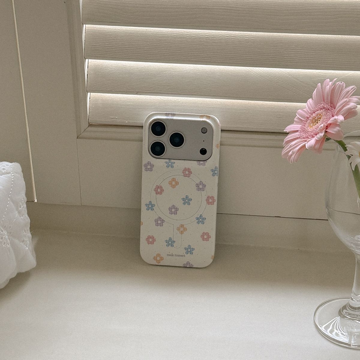 메이드모먼(MADEMOMENT) flower gingham 디자인 [맥세이프 하드 폰케이스]