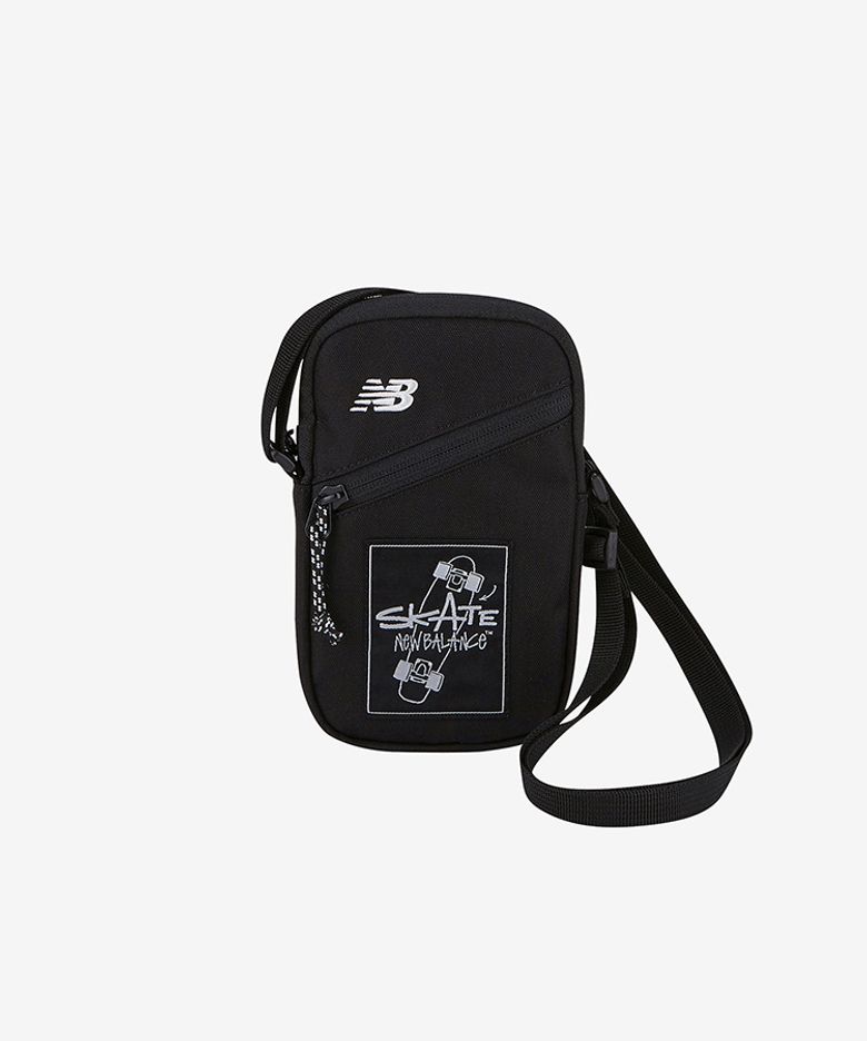 에센셜 핸드폰가방 NK8AGF302U19