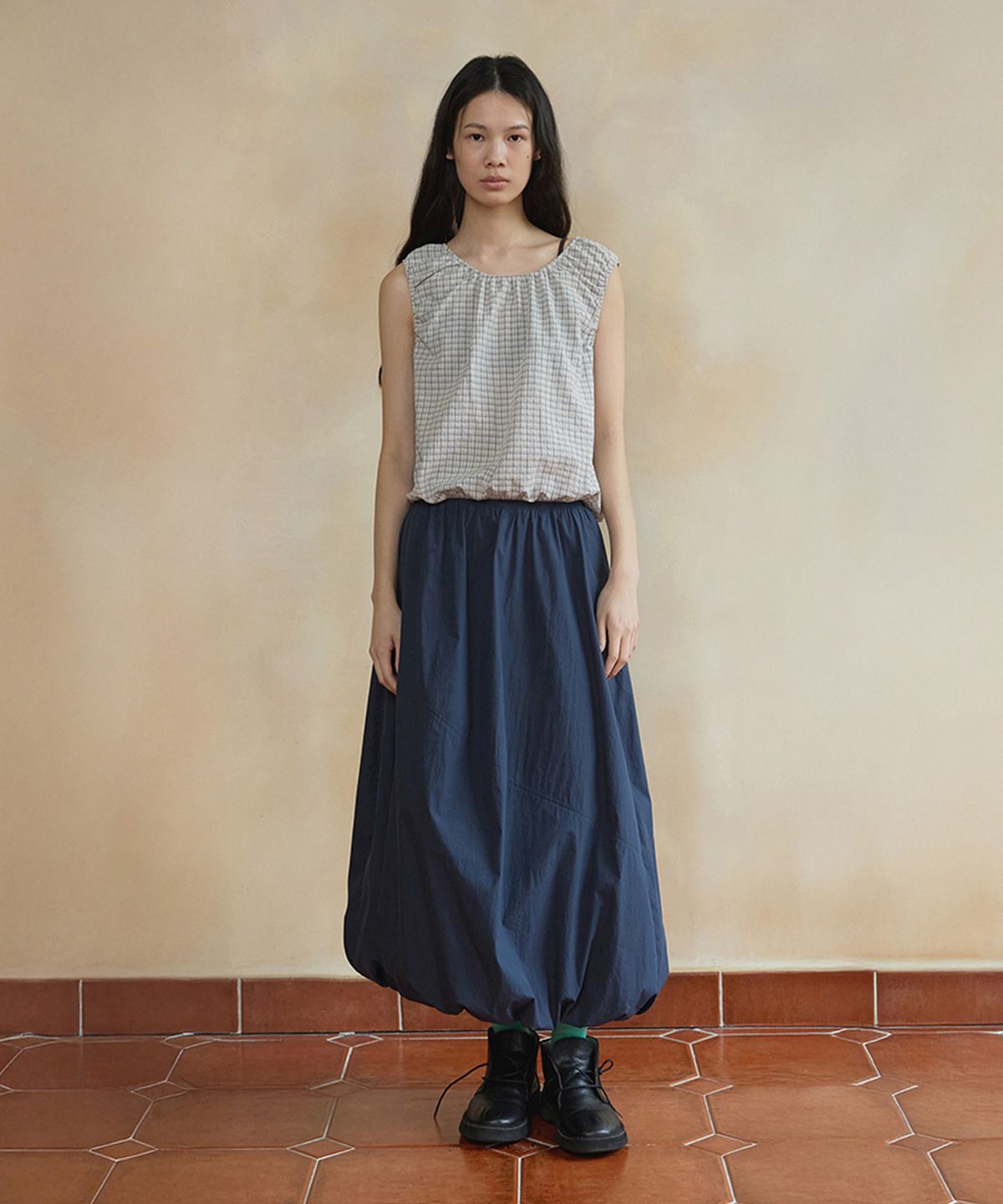 모노크롬(MONOCHROME) rir volume skirt (navy)