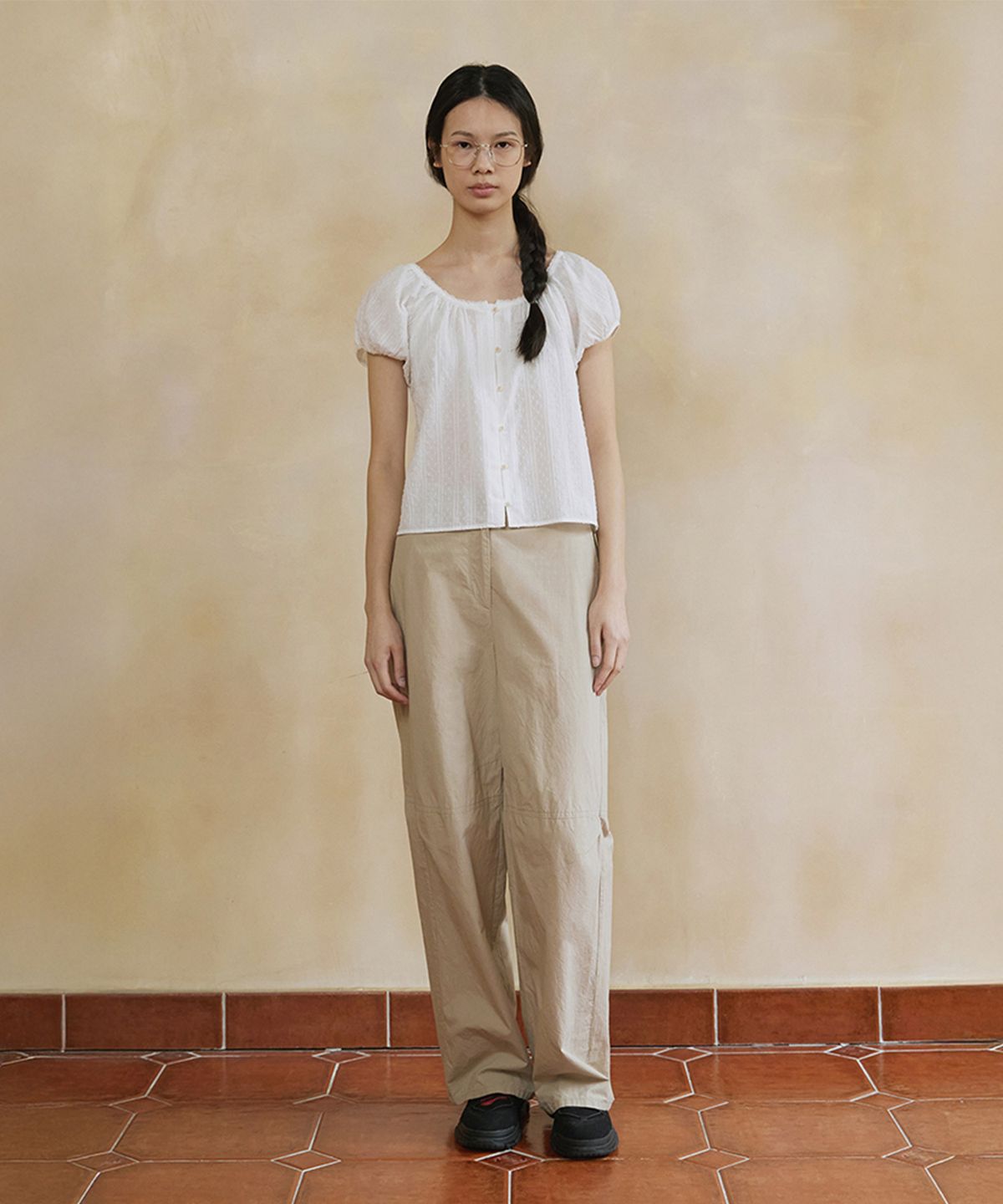 모노크롬(MONOCHROME) aube baggy pants (beige)