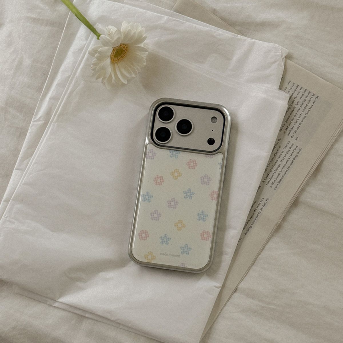 메이드모먼(MADEMOMENT) flower gingham 디자인 [실버 에폭시 범퍼케이스]