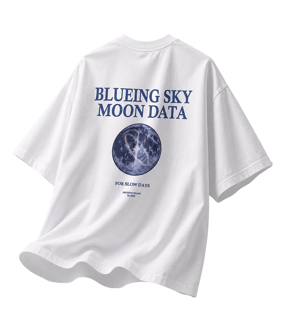 블루잉(BLUEING) BLUE SKY MOON GRAPHIC TEE [WHITE]
