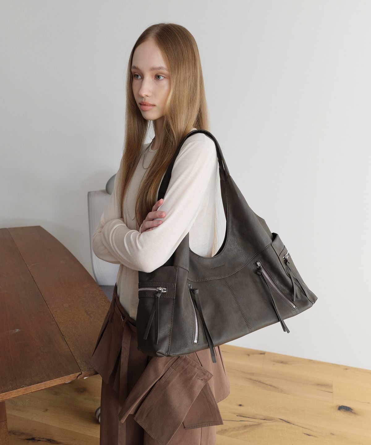 질바이질스튜어트(JILL BY JILLSTUART) [뮤제] 지퍼 카고 호보백