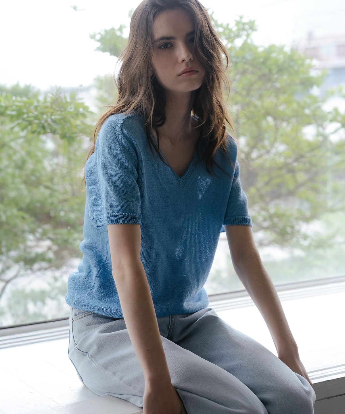 노운베러(KNOWNBETTER) V-neck half paper knit [KNSS10KN06]_Blue