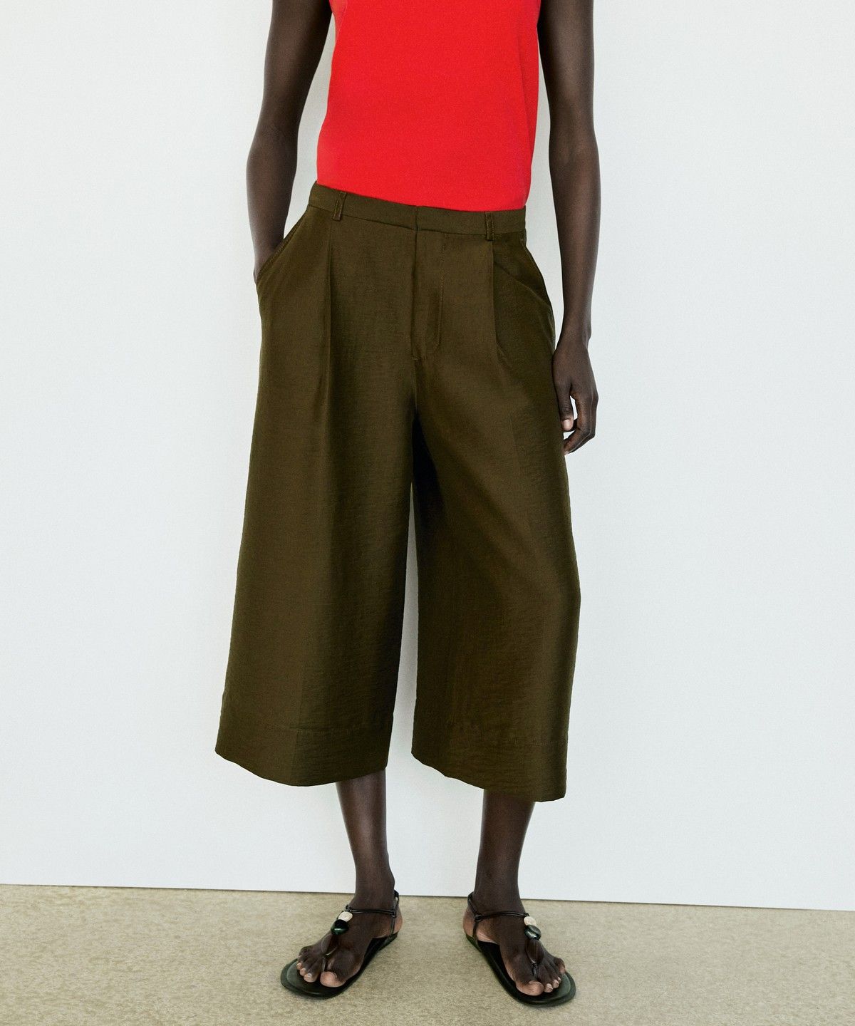 마시모두띠(MASSIMO DUTTI) 스카프 디테일 플루이드 롱 버뮤다 팬츠