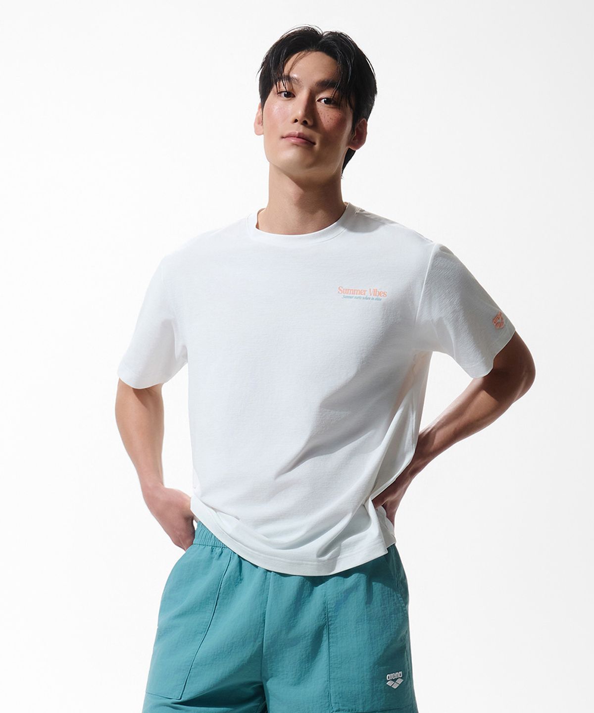 아레나(ARENA) 그래픽 유니 루즈핏 반팔 티셔츠 A6MC1RT07WHT