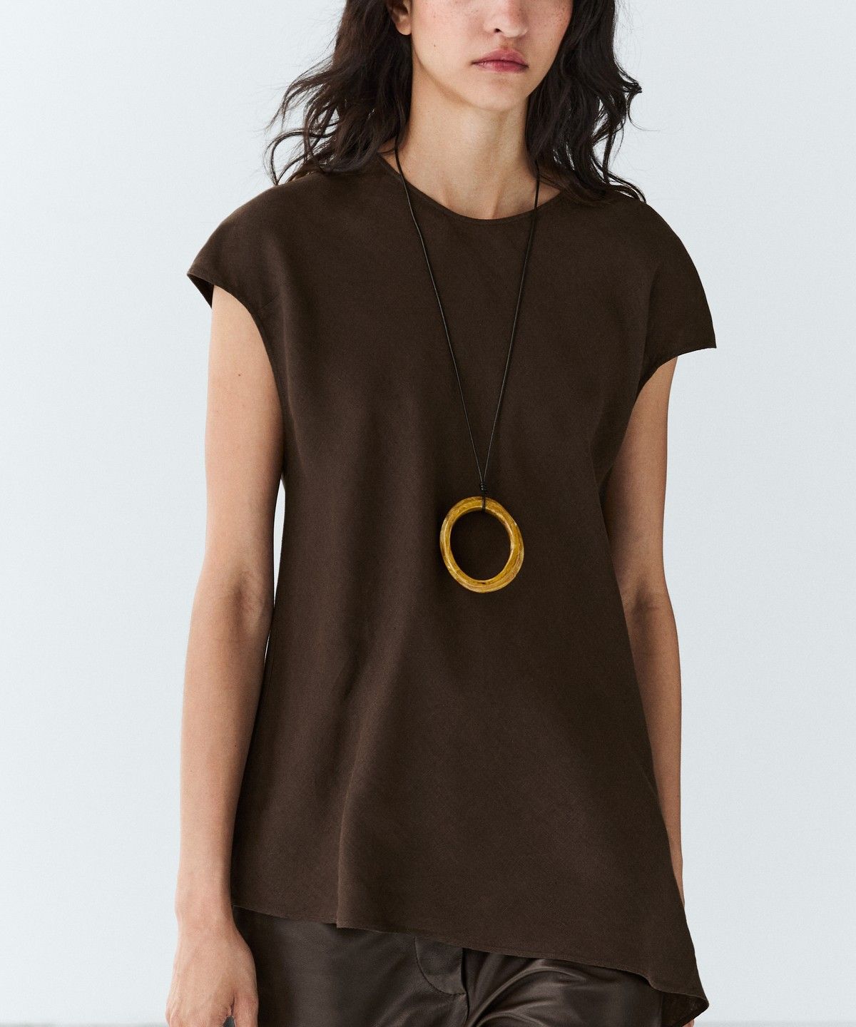 마시모두띠(MASSIMO DUTTI) 100% 린넨 비대칭 탑