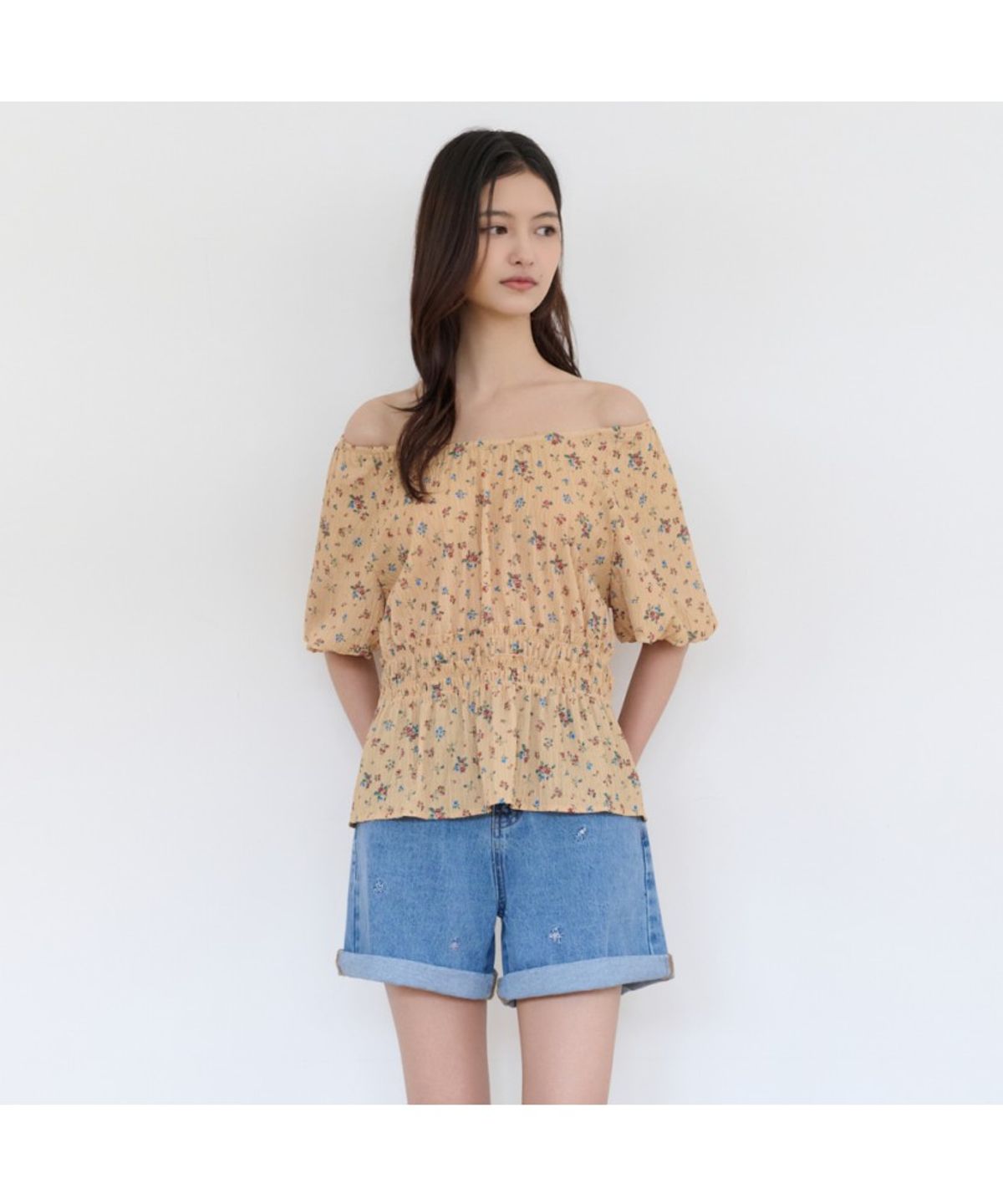 써스데이 아일랜드(THURSDAY ISLAND) 플라워 패턴 밴딩 포인트 블라우스_T264MBL274W