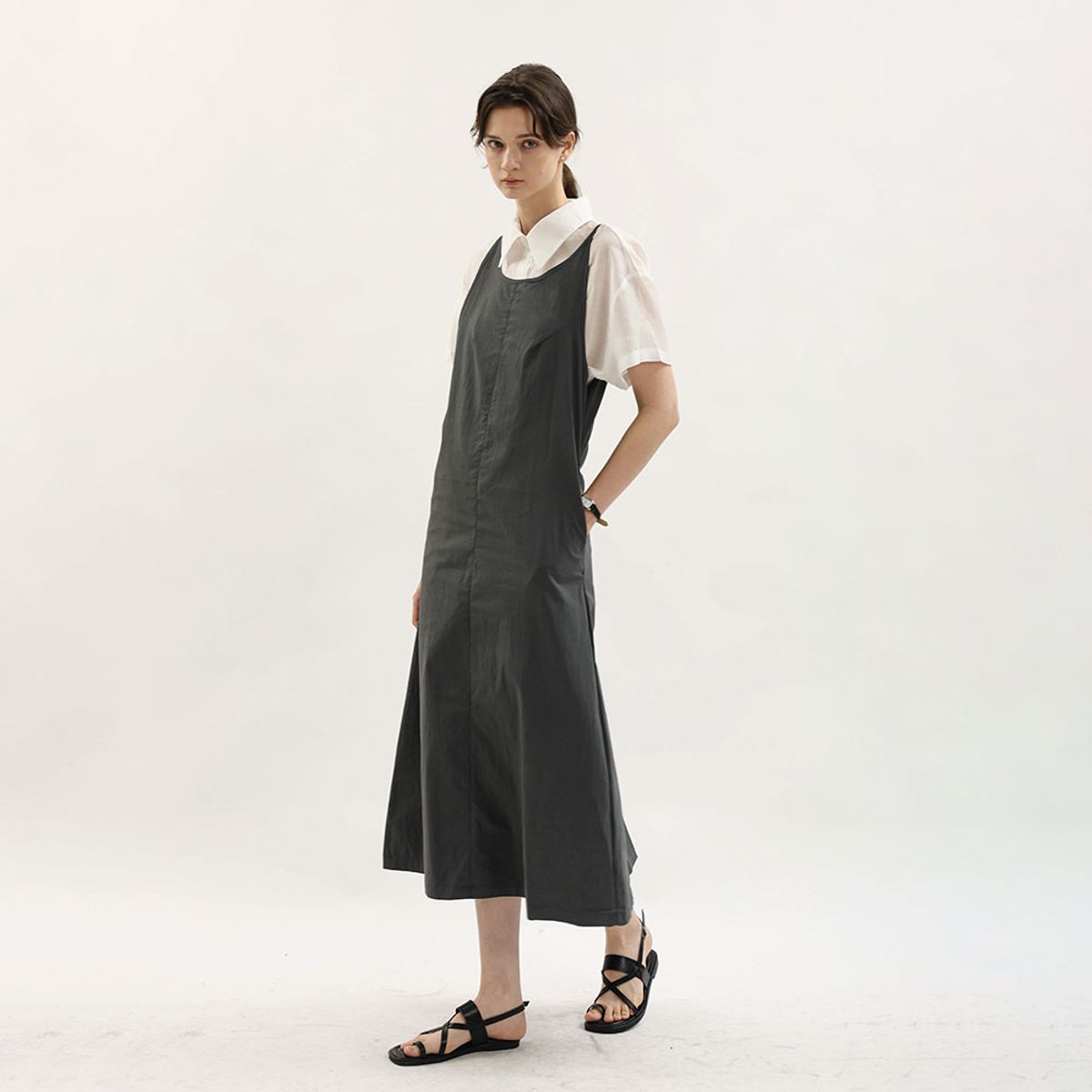웬스데이딜라잇(WEDNESDAY DELIGHT) WD_Minimal sleeveless flare dress_2color