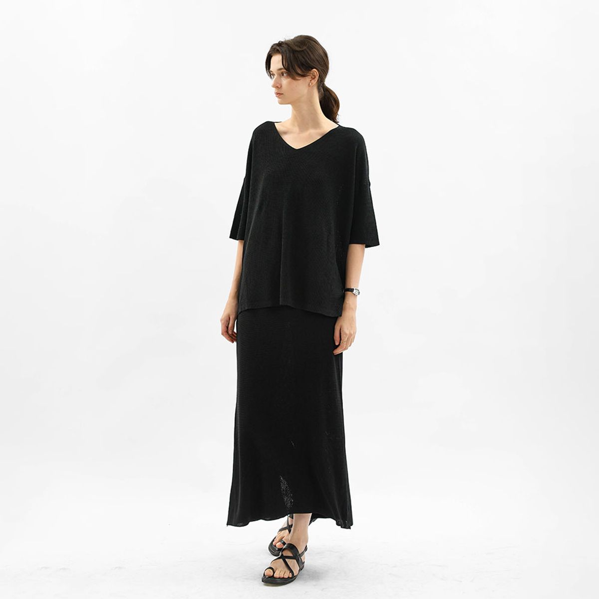 웬스데이딜라잇(WEDNESDAY DELIGHT) WD_Oversized v-neck knit top and skirt set_BLACK