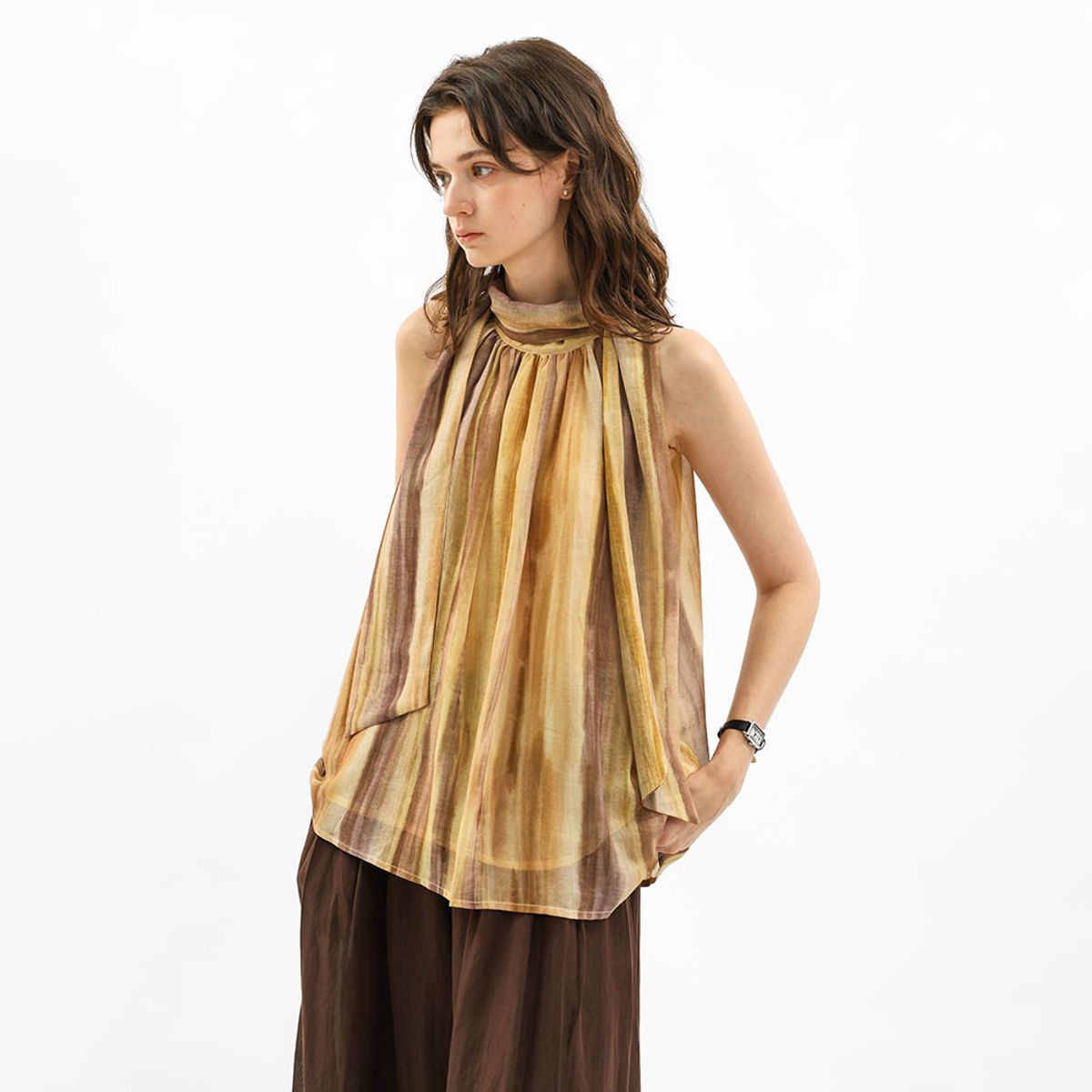 웬스데이딜라잇(WEDNESDAY DELIGHT) WD_Flowy halter sleeveless top_BEIGE