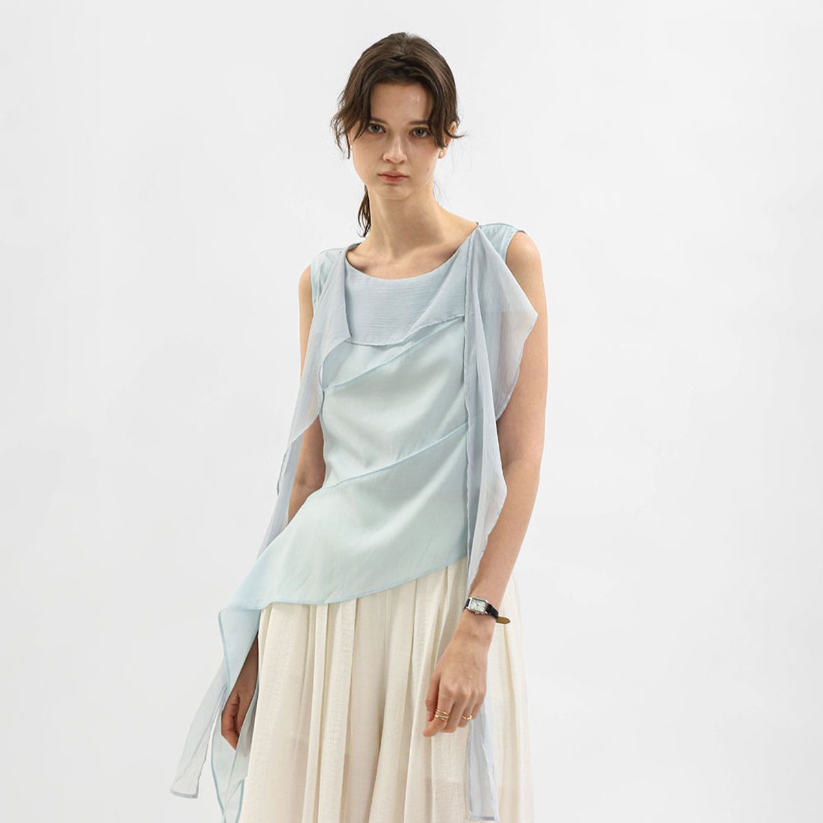 웬스데이딜라잇(WEDNESDAY DELIGHT) WD_Soft drape sleeveless top_BLUE