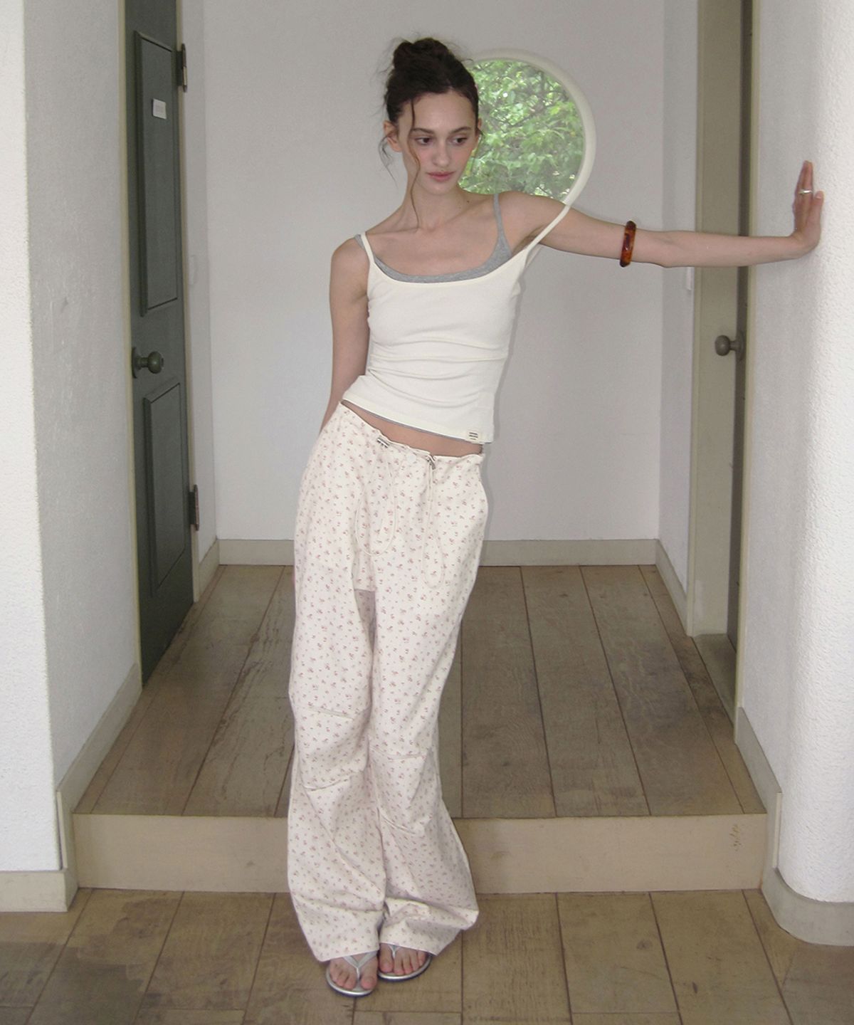 어패럴아카이브(APPAREL ARCHIVE) Muse floral string pants - Ivory
