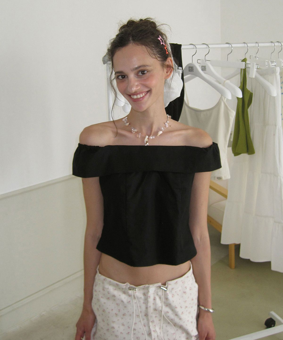어패럴아카이브(APPAREL ARCHIVE) Mellow off-shoulder blouse - Black