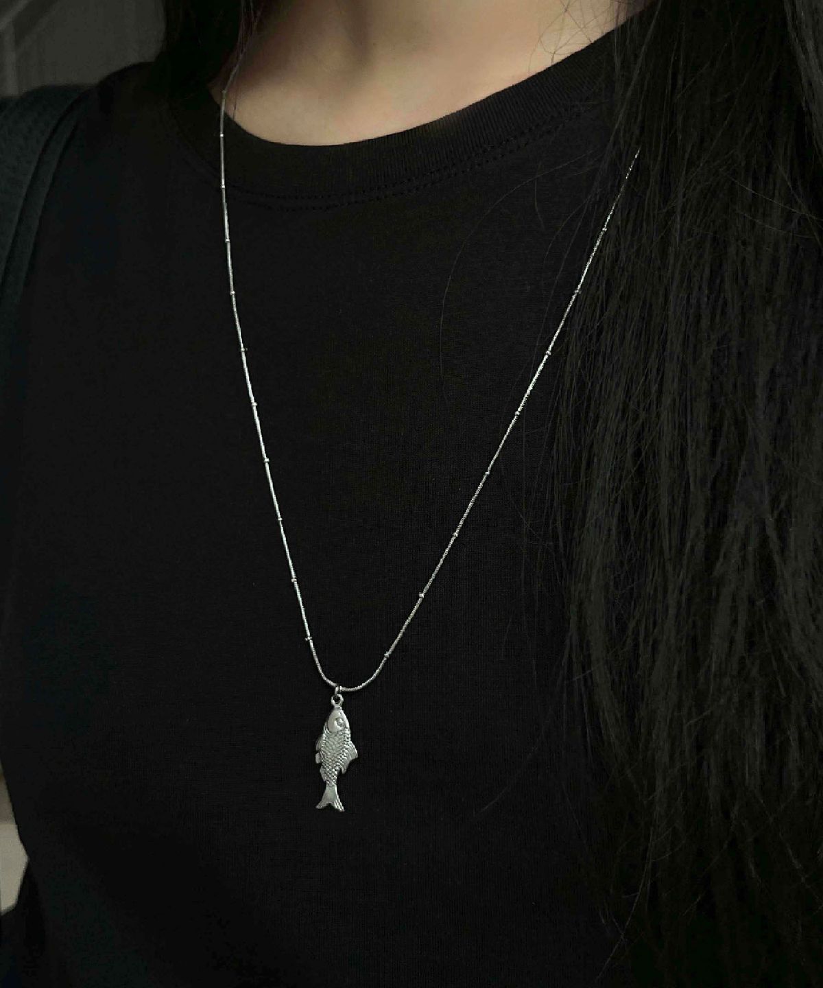 무아르모아(MOIREMOA) Dear Fish Pendant Necklace