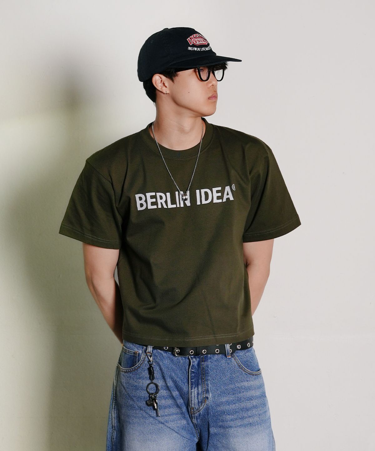 더마일(THEMILE) 베를린 아이디어 가먼츠 크롭 크루넥_KHAKI