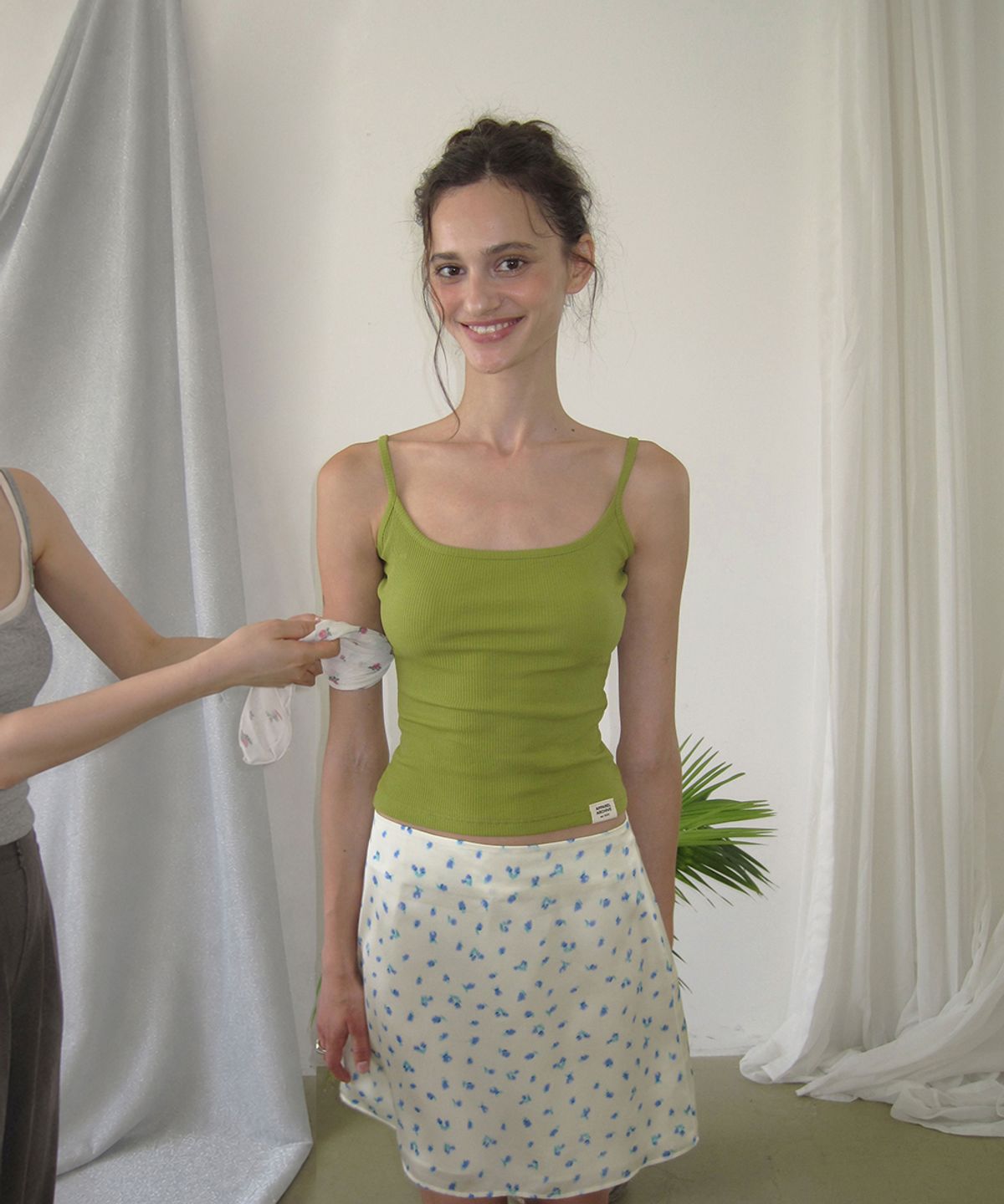 어패럴아카이브(APPAREL ARCHIVE) Bella soft sleeveless - Olive