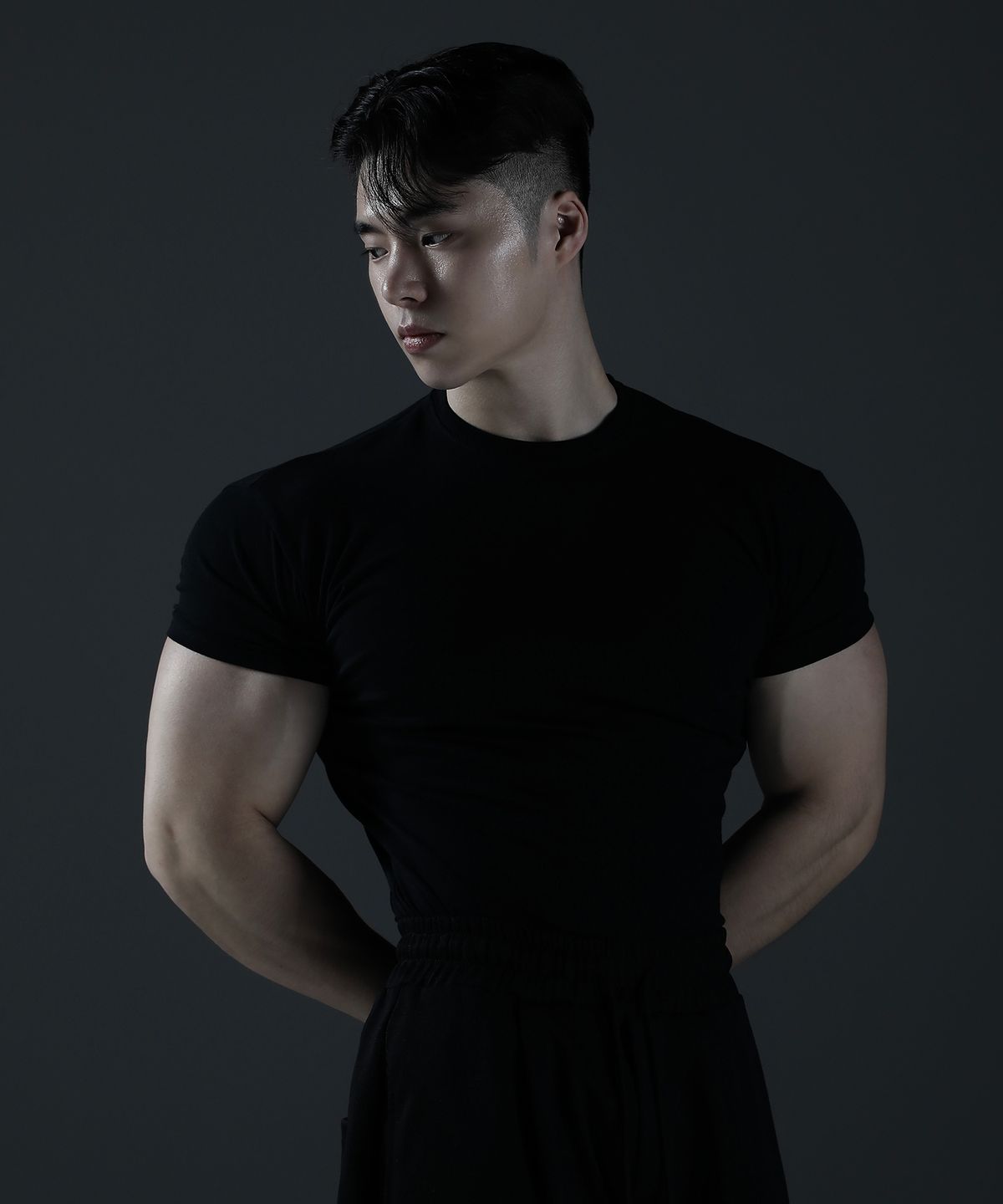 카미드(CARMID) 노블 쉐도우 로고 반팔 [블랙]