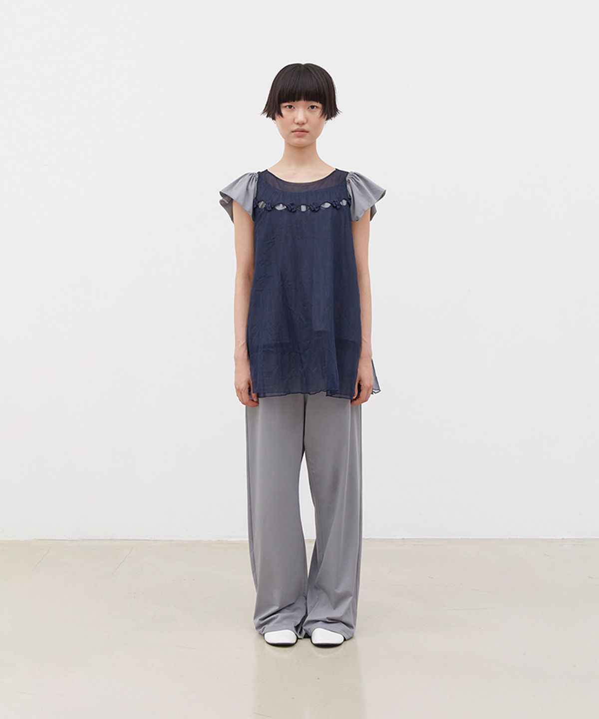 코스모스(COSMOSS) SHEER HOLE GARDEN DRESS (NAVY)