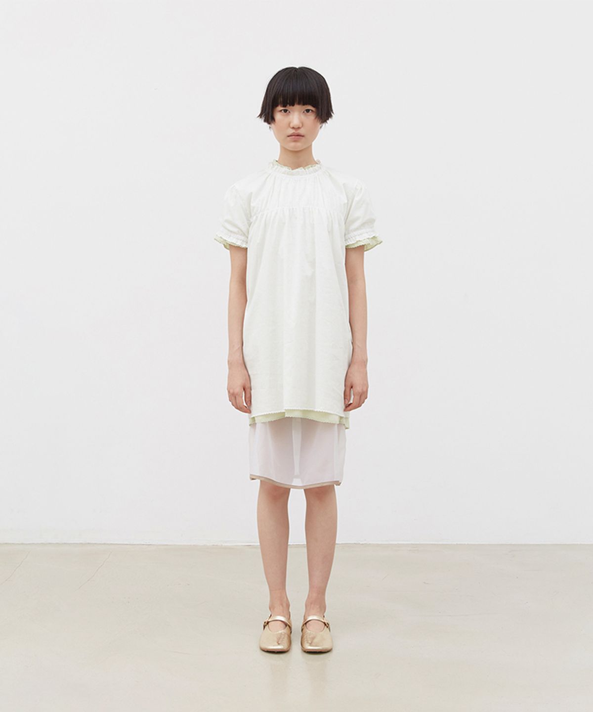 코스모스(COSMOSS) PINTUCKED TUNIC DRESS (WHITE)